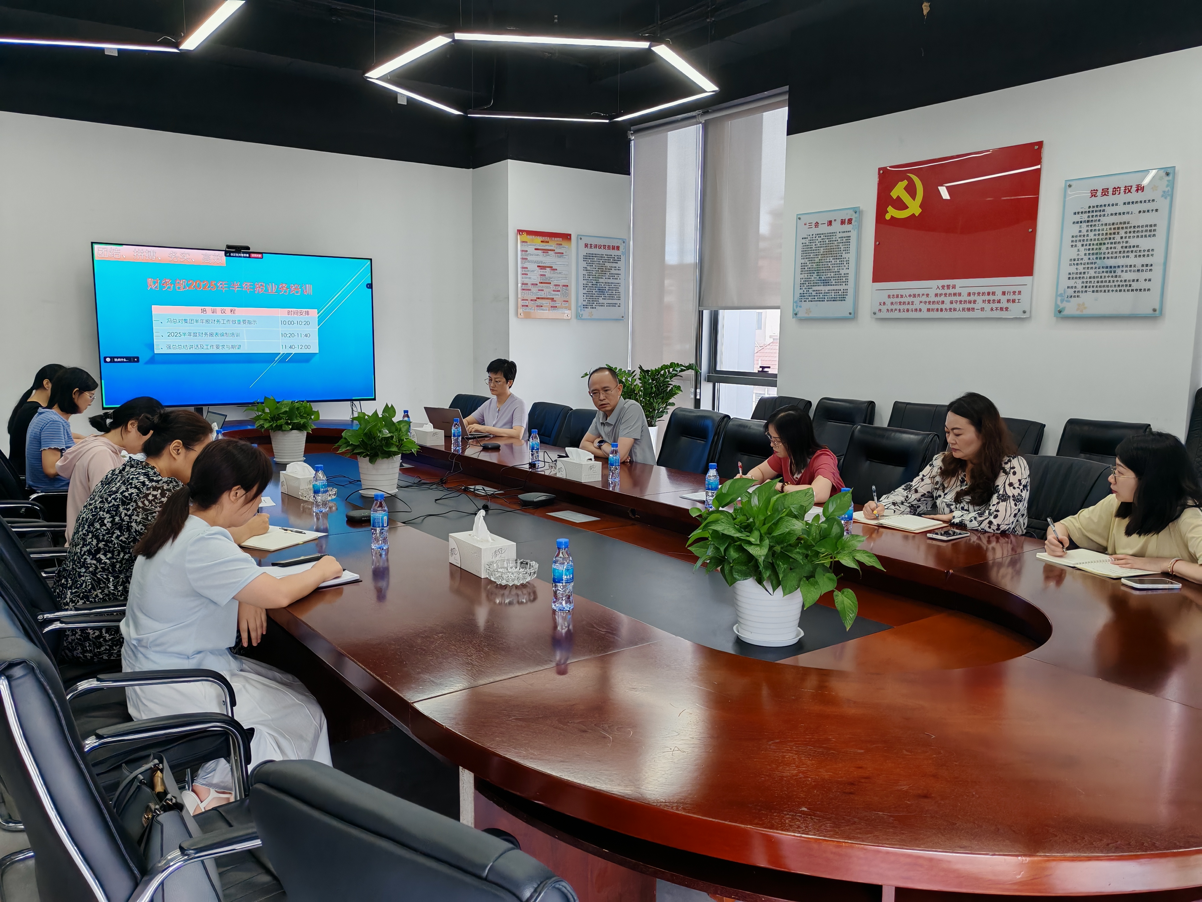 8c3ef52b0aaaa2cb7c5da48a2a1a5517.jpg 8c3ef52b0aaaa2cb7c5da48a2a1a5517.jpg